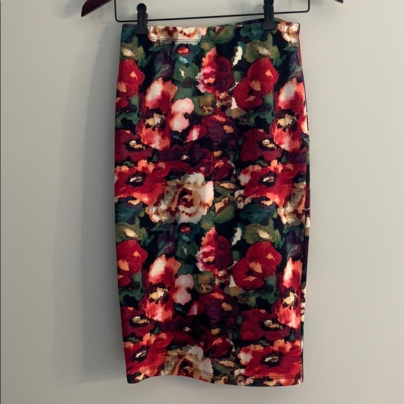F21 Floral Skirt - Picture 1 of 4